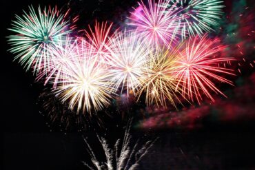 À la découverte de Haute la Vache : superbe gravure de notre logo sur bois de chêne